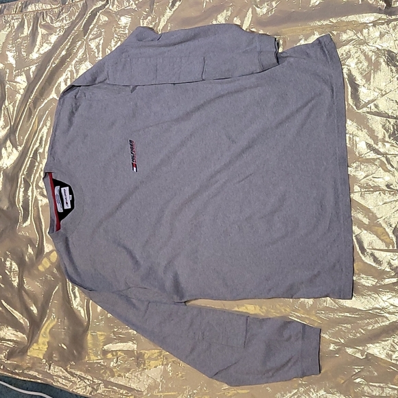 Hilfiger Athletics Men's Long-sleeved Gray Tee Size Medium - Picture 1 of 5